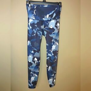 Old Navy Active Blue and White Patterned Leggings, Size XS